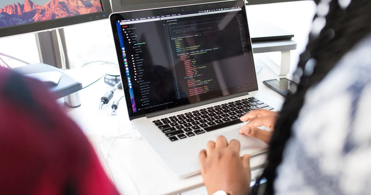 Waarom betaal je voor een website eenmalig plus maandelijks?